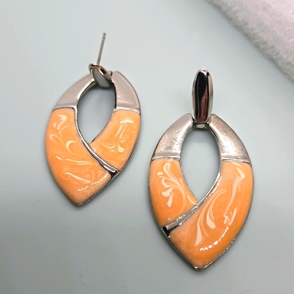 Vintage Silver Tone Orange ? Cream Color Enamel Earrings - Picture 4 of 16